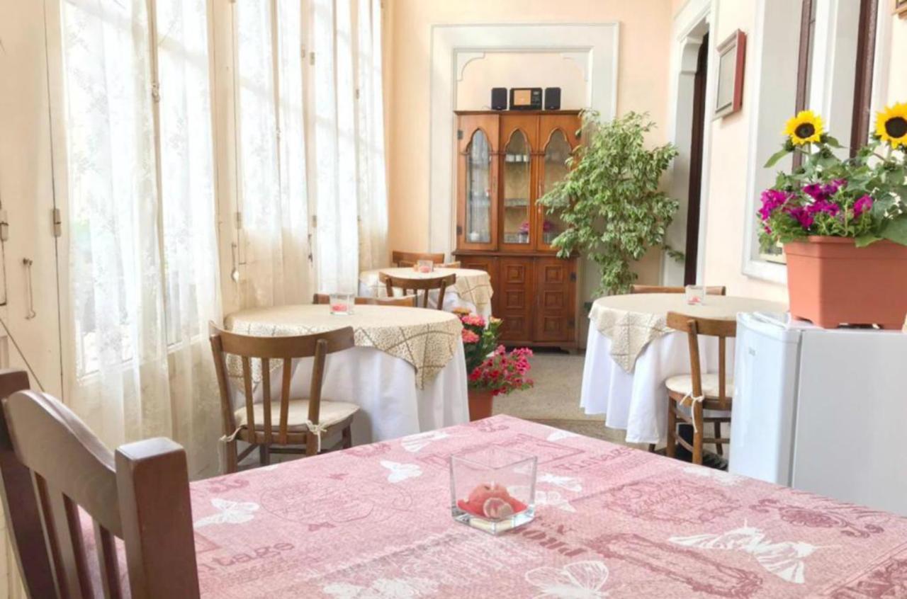 לינה וארוחת בוקר גלאטינה Palazzo Baffa מראה חיצוני תמונה